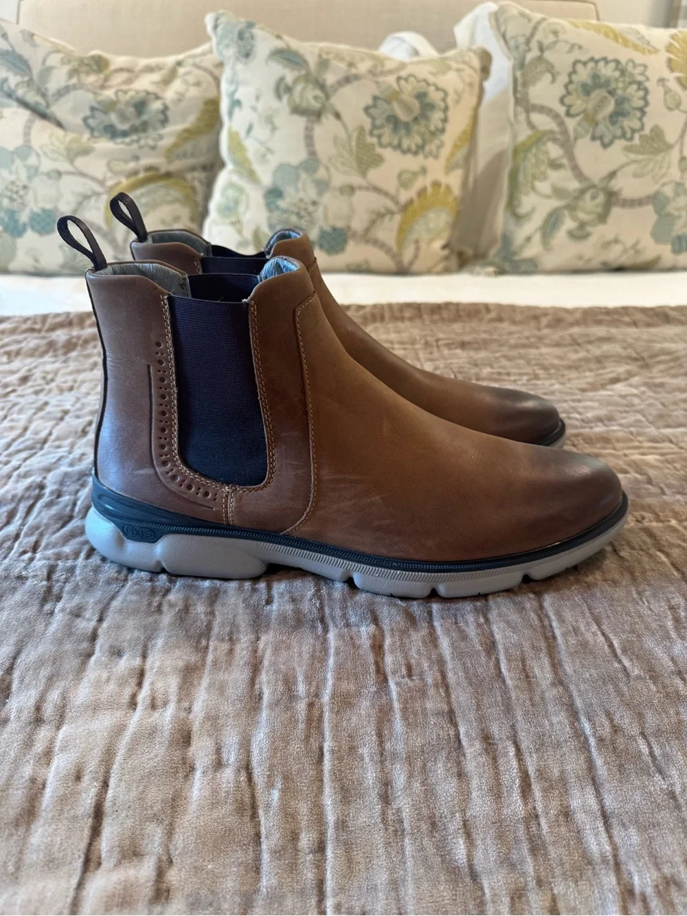 Johnston & Murphy XC4 Tanner Chelsea Boots NWOT